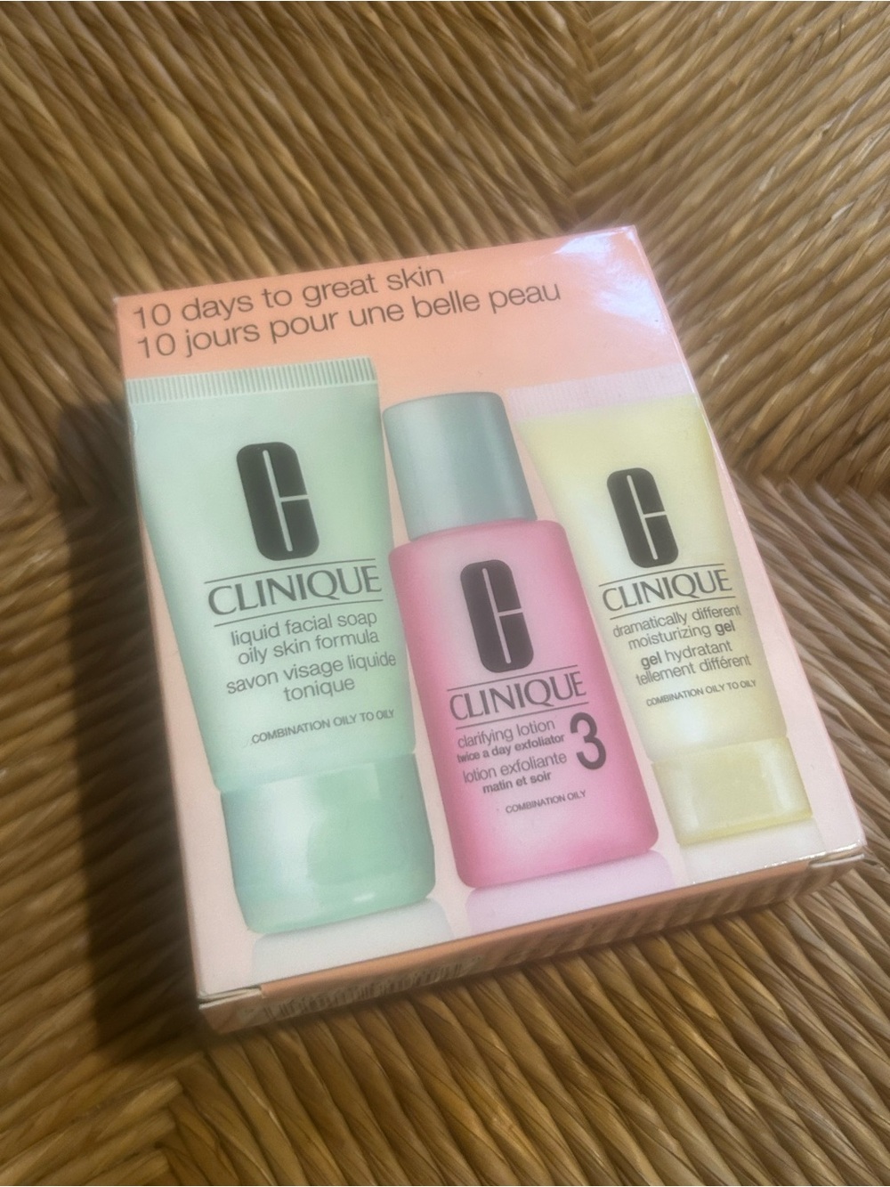 Clinique 3-Step Skincare Trio in Mint, Pink & Pale Yellow - Picture 1 of 3